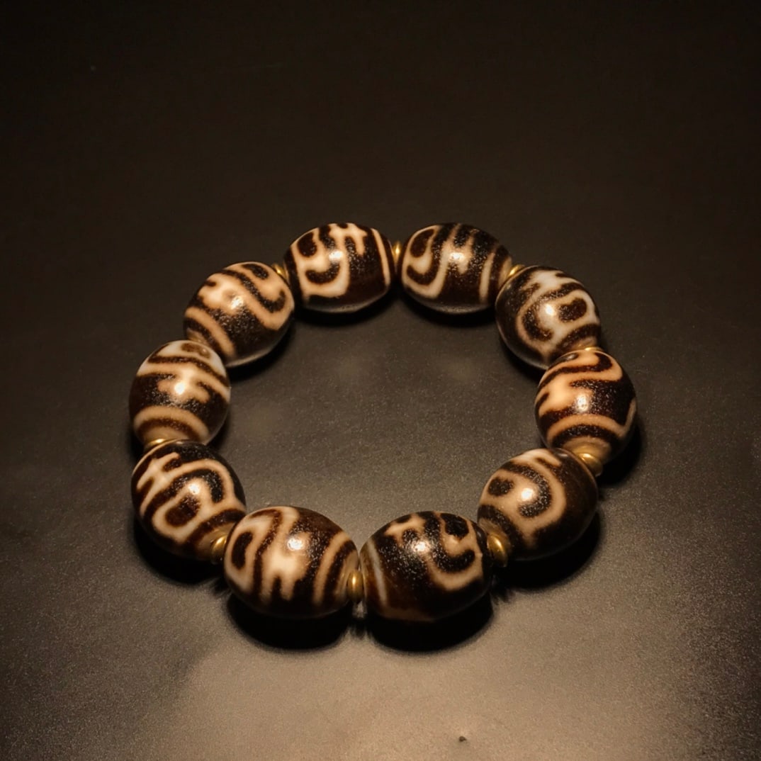 Black gold old agate vase Dalo dzi beads bracelet (1 of 9)