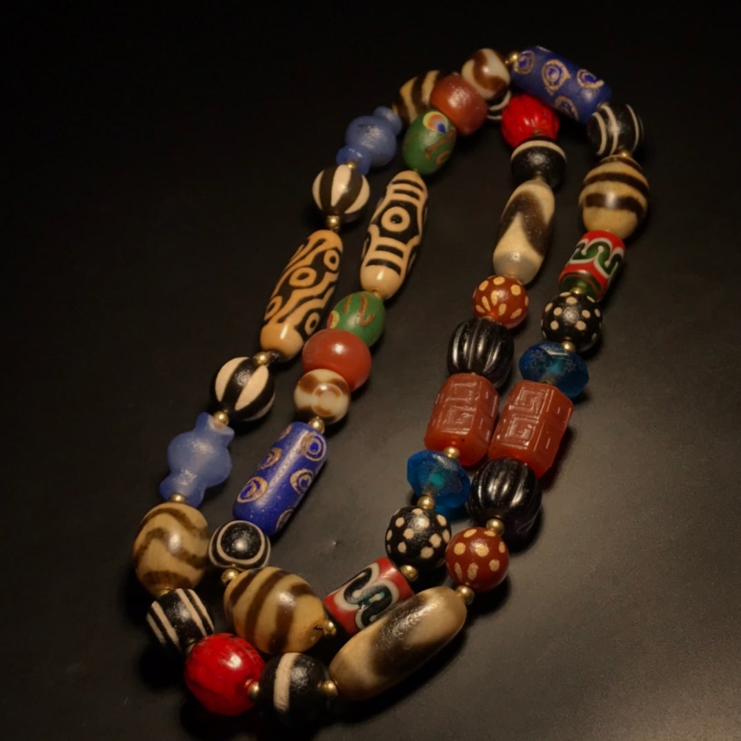 Fine patinated weathered old agate dzi beads multi-treasure necklace handheld (1 of 9)