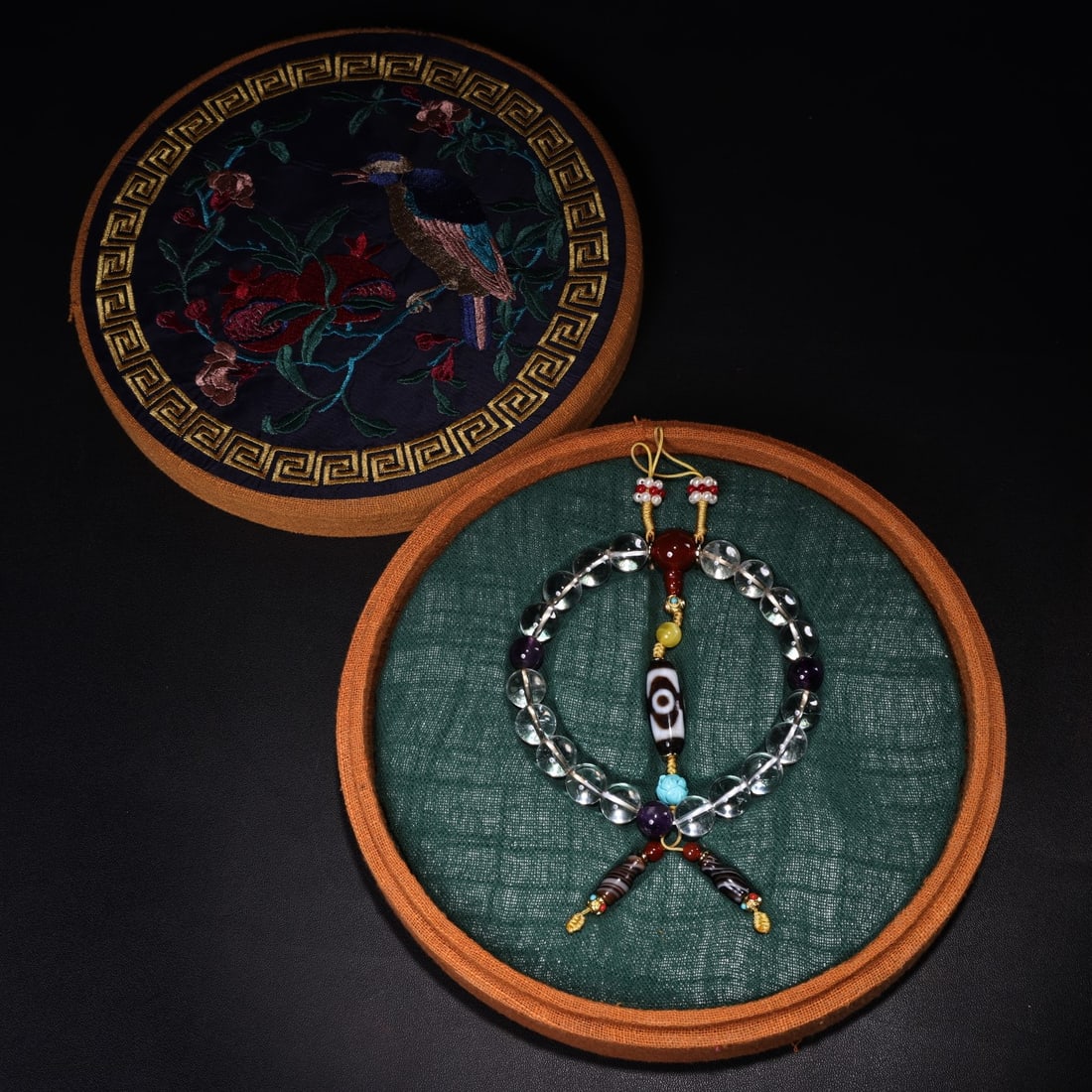 Rare old collection of Qing Dynasty style natural white crystal hand-held a box (1 of 9)