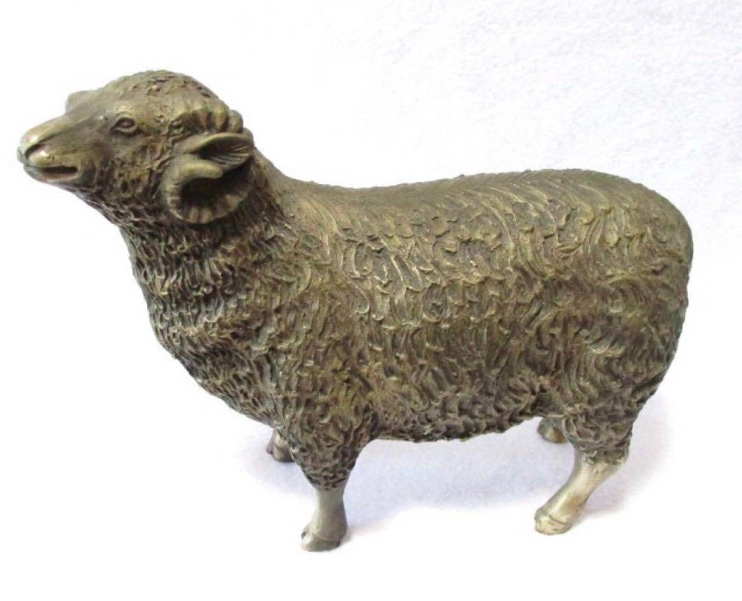 Rare items, cast bronze, copper belt, Masamune, sheep, Takaoka bronzeware: This is a bronze cast of the Masamune Sheep.I think it is a rare item that is not often seen.The solid weight and shape give it a strong presence.It has a gentle face and I think it will make you feel