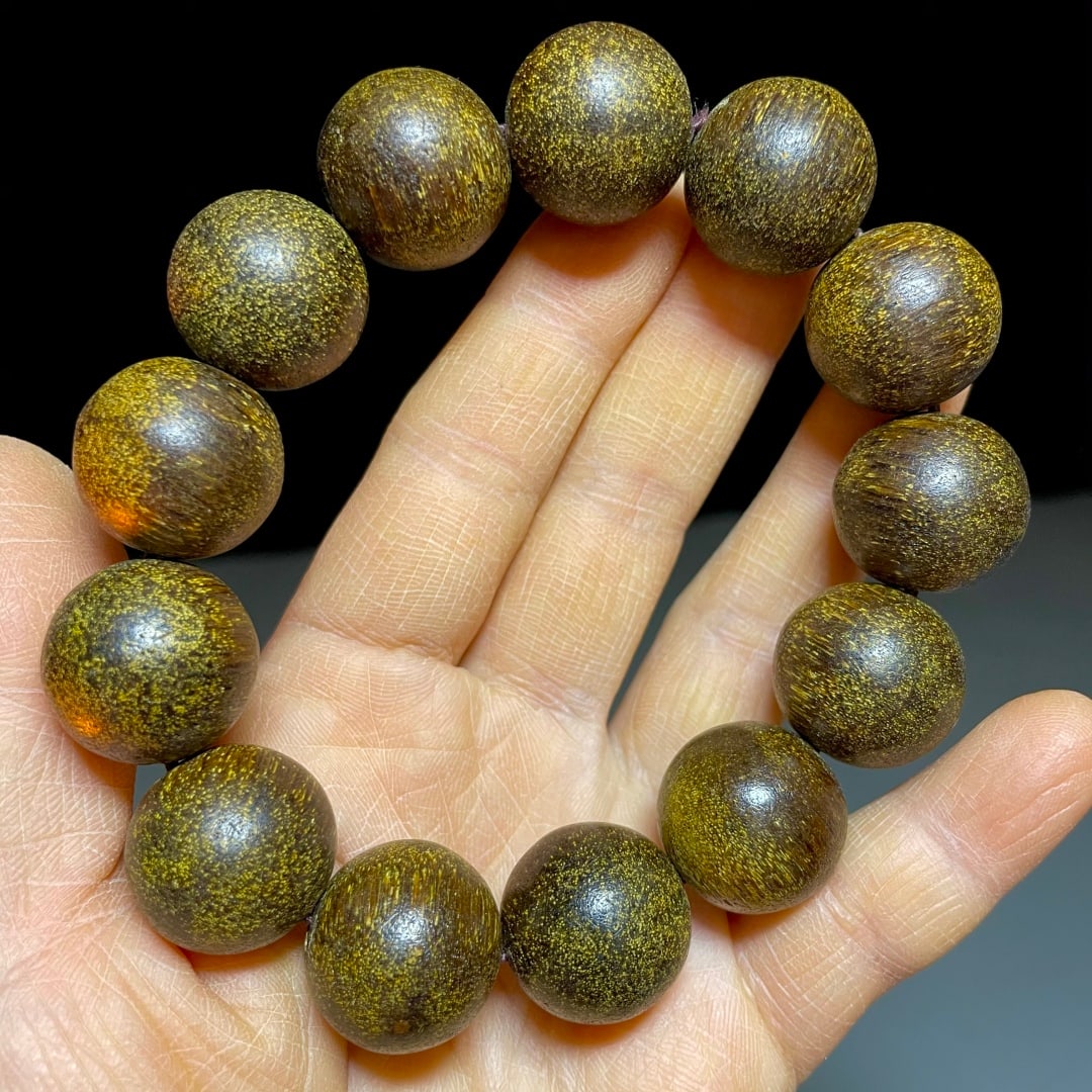 Collectible Agarwood Bracelet (1 of 9)