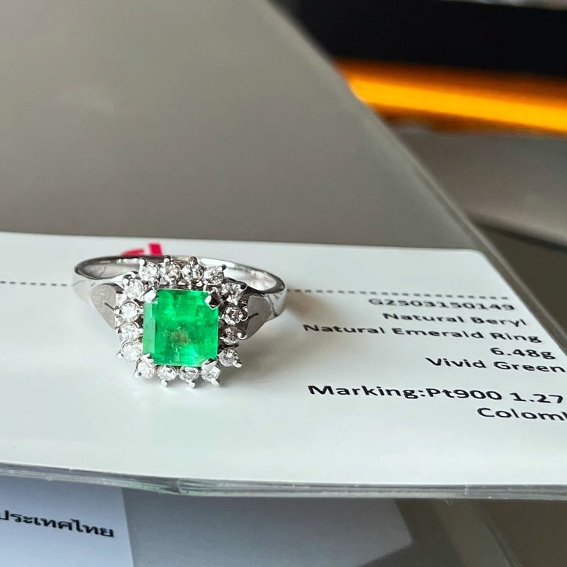 Colombian Emerald 1.27ctpt900 Platinum Diamond Ring (1 of 4)