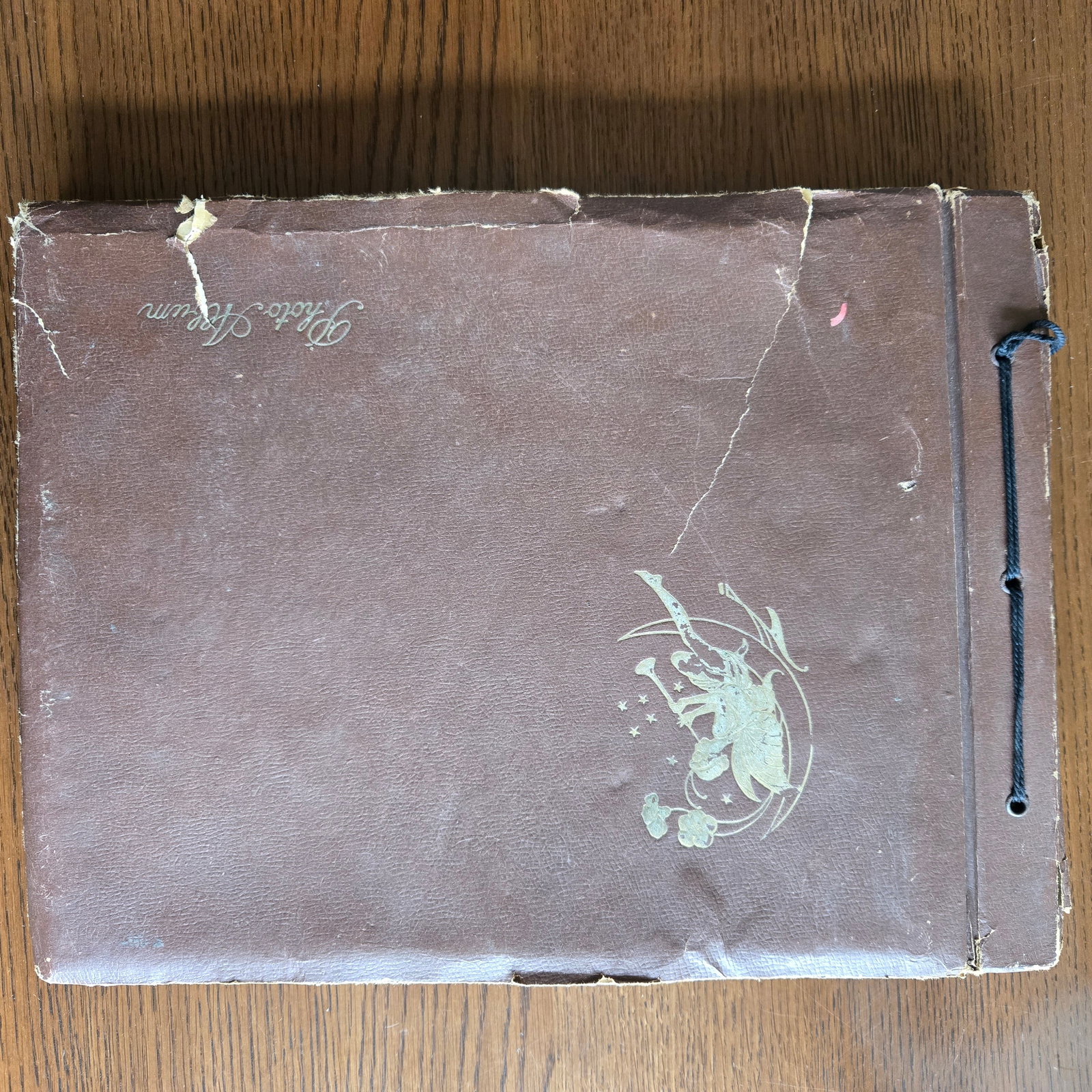 Catalogue of famous generals of the Republic of China signed by Zhang Daqian: Catalogue of famous generals of the Republic of China signed by Zhang Daqian.The cover has a flaw. Historical research collection. Width 30cm Height 39cm Freight: 1.International Shipping: Foreign shi