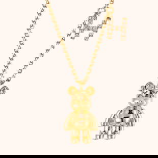 18K Gold 3D Bear Necklace with Diamonds and Letters: 18K gold three-dimensional bear necklace with diamonds and letters Weight: about 2.82g Total chain length 45cm (40/42.5/without adjustment ring) Material: 18k gold