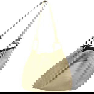 Gucci Logo Shoulder Bag Drawstring Shoulder Bag Leather Ivory 0013748[Second Hand]: Gucci Logo Shoulder Bag Drawstring Shoulder Bag Leather Ivory 0013748 [Second-hand] Because it is a second-hand product, it is not verified and cannot be returned or exchanged. Width Approximately 27