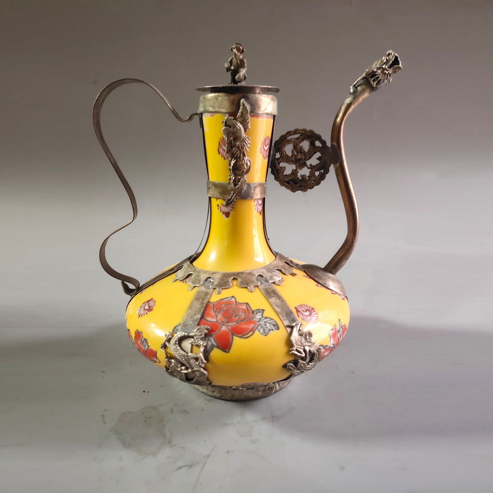 Collectible Pure Copper Silver Porcelain Wine Flask: Collectible Pure Copper Silver Porcelain Wine Flask Exquisite workmanship and full of old-fashioned style. Height 15cmWidth 12cm Freight: 1.International Shipping: Foreign shipping costs are determine