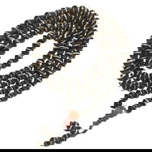 Collection: Tibetan old Dzi beads: Collection: Tibetan old Dzi beads. The first-line medicine dzi bead is a lucky charm, representing the fulfillment of one's wishes and good fortune, and also implies single-mindedness and undivided at