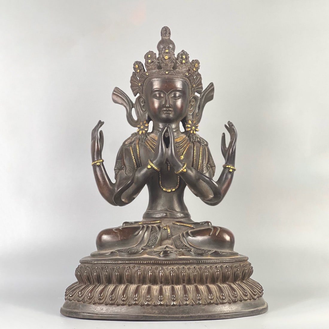 Ming Dynasty Style Yongle Period Four-Armed Guanyin Buddha Statue: Chinese antiques, private collection, orderly inheritance (four-armed Guanyin Buddha statue donated during the Yongle period of the Ming Dynasty), period items, unique masterpieces, handed down from g