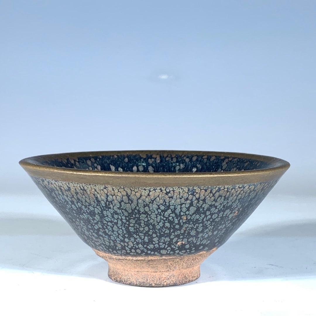 Jian Kiln Oil-Drop Cup with Gilt Rim: Jian Kiln Oil-Drop Cup with Gilt Rim Height 4.5 cm, diameter 10.5 cm Freight: 1.International Shipping: Foreign shipping costs are determined by the destination. 2.Photos, descriptions and valuations