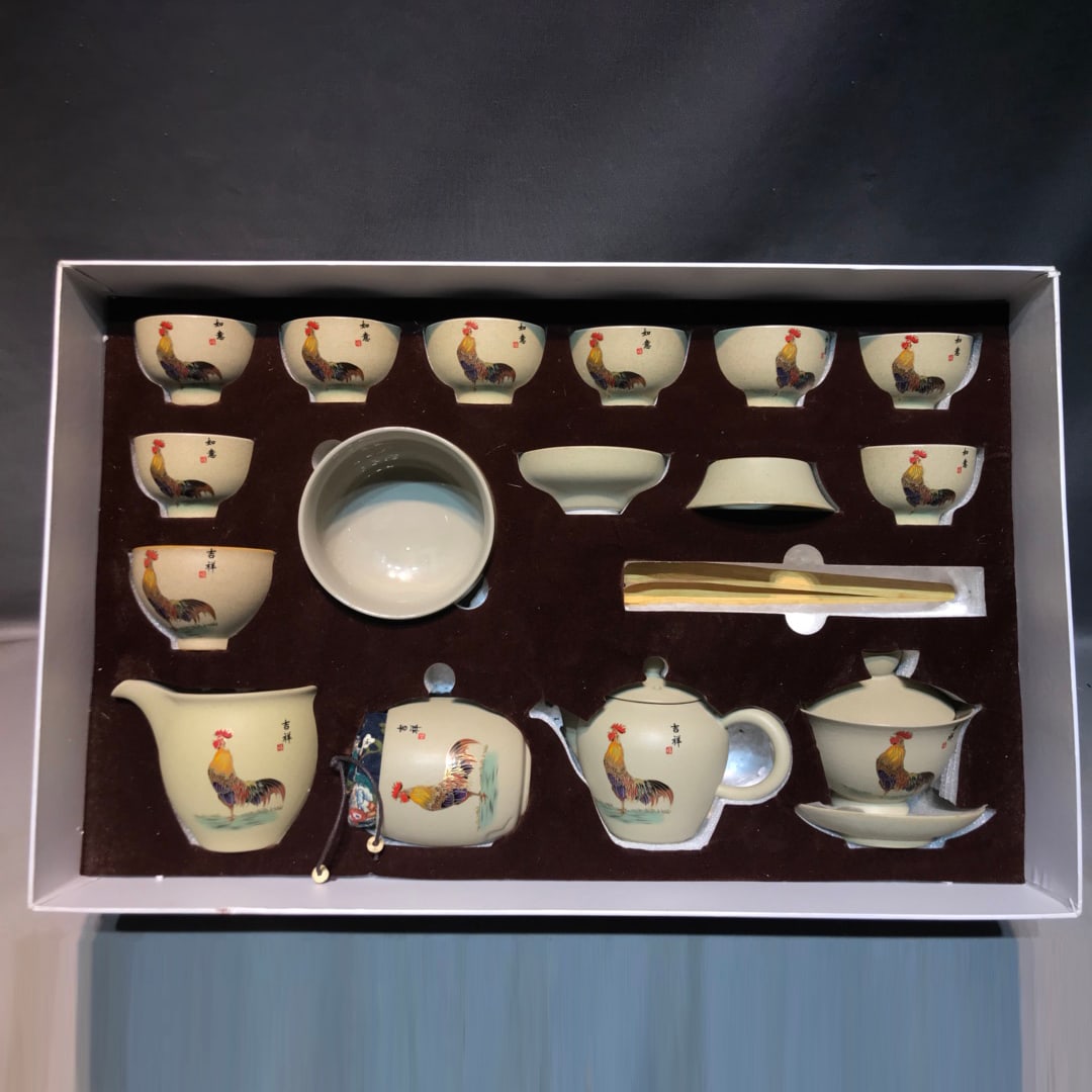 Chicken Cup Painting Chicken Tea Set: Chicken cup painted chicken tea set, pure hand-painted pattern, in good condition Freight: 1.International Shipping: Foreign shipping costs are determined by the destination. 2.Photos, descriptions an