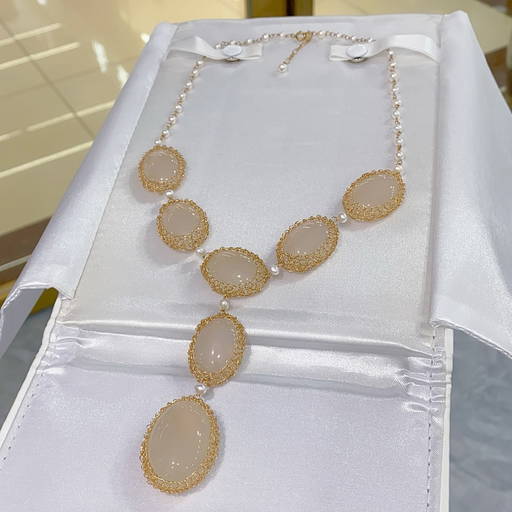 Taffin: An 18k Gold, Chalcedony And Spinel Necklace - Technical View