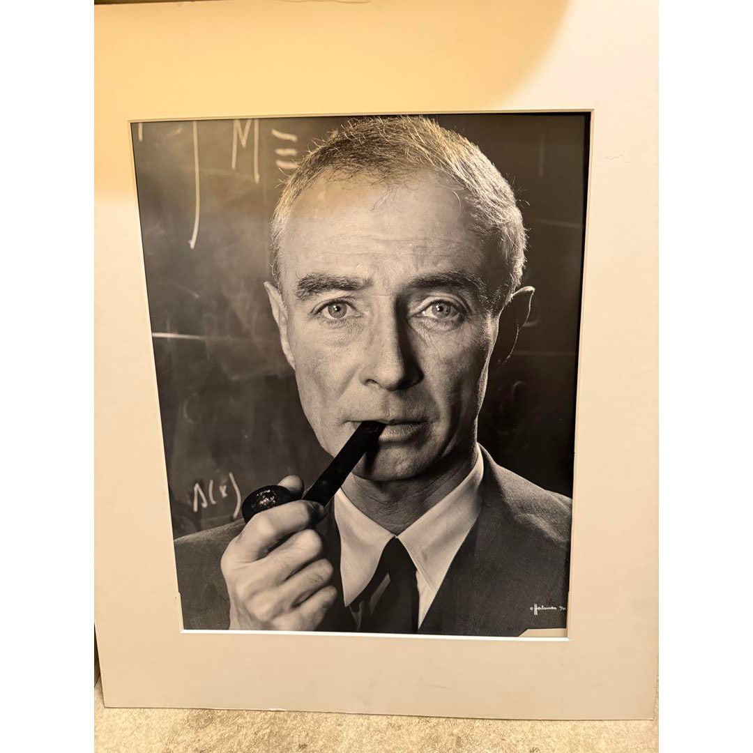 Philippe Halsman's 'Robert Oppenheimer 1958' edition: This is a photograph of Dr. J. Robert Oppenheimer, taken by the American portrait photographer Philippe Halsman in 1958.The edition number is 99, and the size is approximately 50x40cm. Freight: 1.Inte