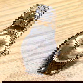 Ace Parawater 21 Gem Bezel: The Ace series is a budget version of the iconic Deluxe watches by Citizen. Although not very well-known, it offers a variety of case and dial designs.This watch is part of the Parawater series, with