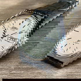 Seiko GS GrandSeiko AT 25 Jewels 5646-7011: Seiko GS GrandSeiko AT 25 jewels 5646-7011, case size: width 36mm, length 43mm, thickness 10mmNew leather strap Freight: 1.International Shipping: Foreign shipping costs are determined by the destinat