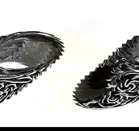 Soulfetish Men's Silver Stone Ring: Soulfetish Men's Silver Agate Ring, Inlaid with Onyx and Black StoneDiscontinued Model Soul Fetish Silver Ring, Inlaid with Black Agate, Large Diameter 21 MillimetersThe gemstones are slightly cloudy.