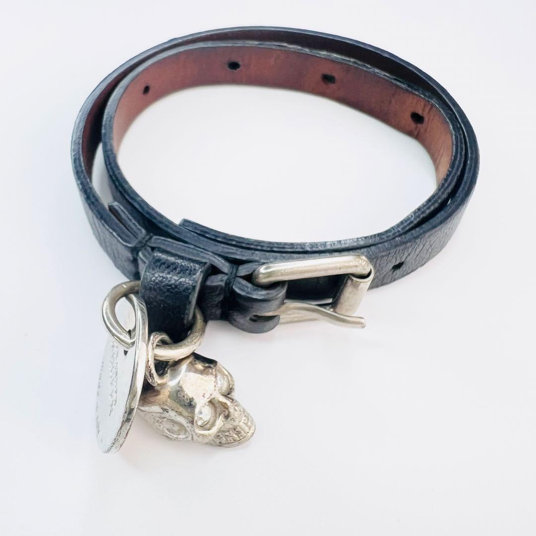 Alexander McQueen Skull Crystal Leather Bracelet: This is an accessory from a new jacket purchased from an authorized domestic retailer around 1988. It was taken off and stored, so it's in very good condition without any obvious scratches. Freight: 1