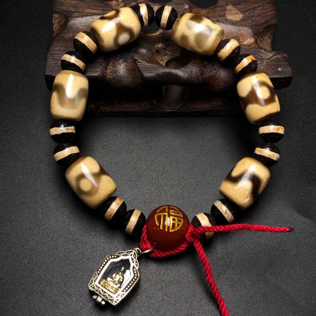 Multi-Treasure Sky Bead matched with a single-line Medicine Master Bead (1 of 9)