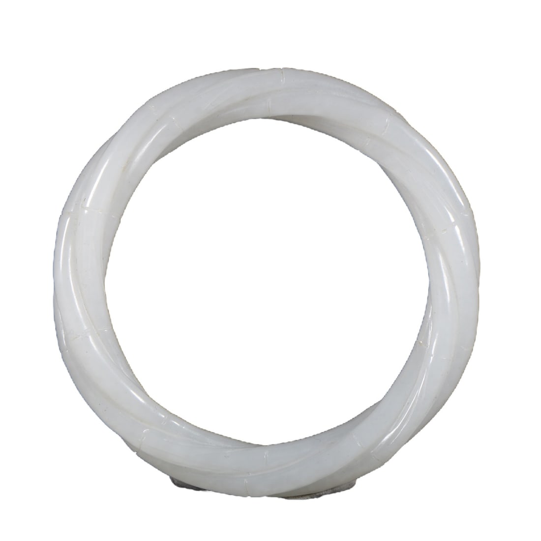 Ancient Asian Qing Dynasty Hetian white jade bracelet with bamboo design: This is an Asian antique, a Qing Dynasty Hetian white jade bangle with bamboo-shaped patterns. It measures 5.9cm in inner diameter and 7.9cm in outer diameter, weighing 45g. The jade is warm and delic