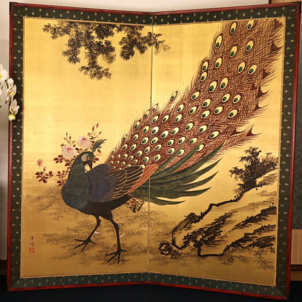 Kureha Ishizaki, ink and color painting, peacock, double folding gold screen, artist: Kiyoyasu: Original BK254 by Hiroaki Ishizaki, ink wash painting, color peacock, double-sided gold folding screen, artist: Kiyomine Takeuchi, native of Toyama Prefecture. Size: Height 151.5 cm x Width 152 cm (75