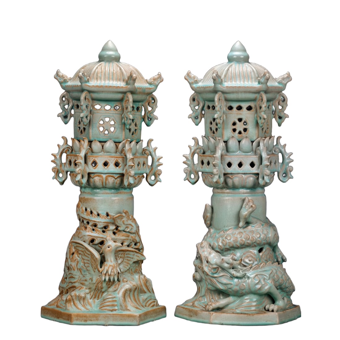 A pair of Ru Kiln gourd-shaped palace lanterns from the Song Dynasty: One of the five famous kilns of the Song Dynasty, the blue-green glazed Ru ware dragon and phoenix incised porcelain, divided, hollowed, and interlocking ear melon-ribbed palace lanterns, a pair. Heig