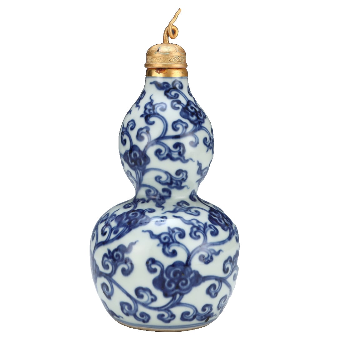 Ming Xuande style blue and white gourd bottle with gold inlay and carved interlocking lotus design (1 of 10)