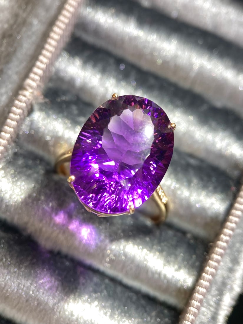 18k Gold Amethyst Ring (1 of 5)