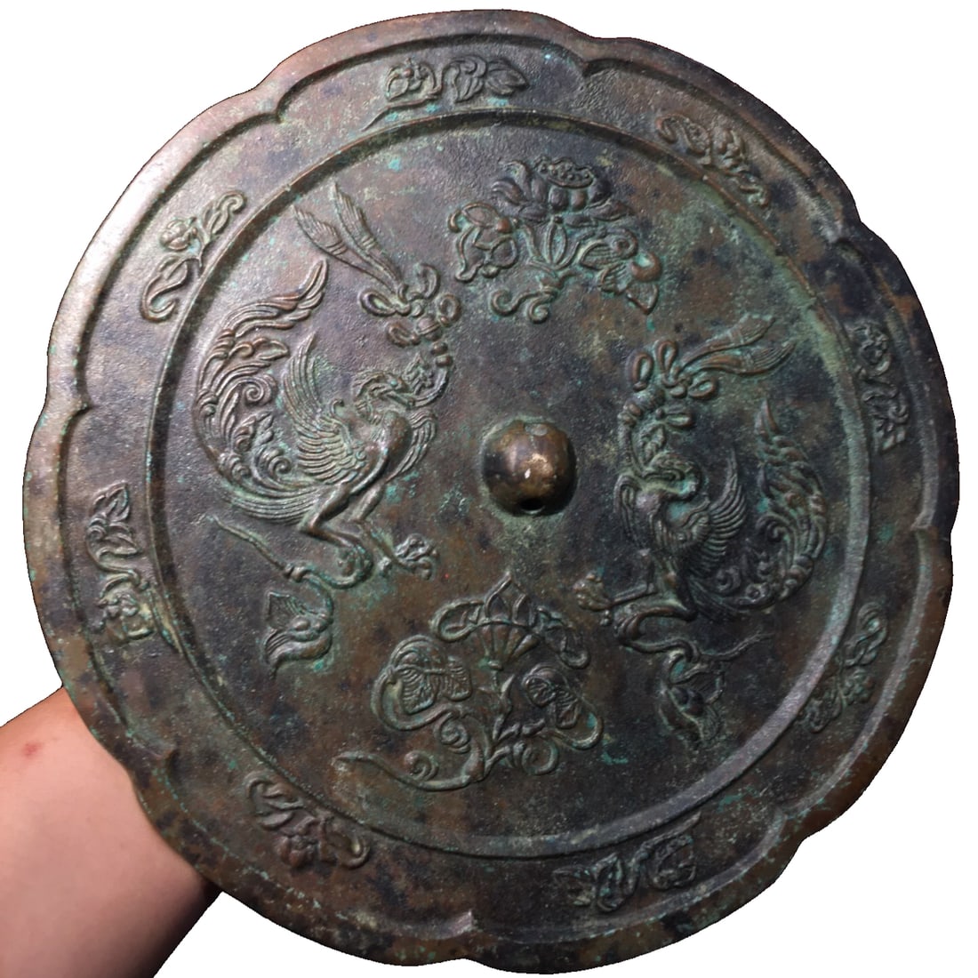 Bronze Crane and Sunflower Mirror: Bronze mirror with cranes and sunflowers, round knob extending to a pair of cranes, auspicious cloud patterns, flowers, perfect soul treasure, red spots and green rust, flower lacquer drum, rich