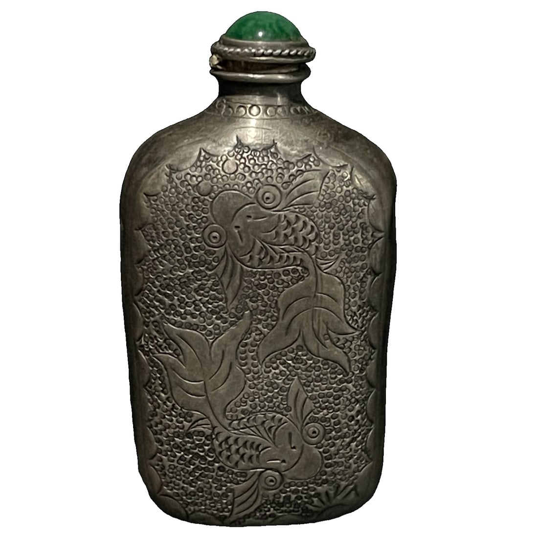 Sterling Silver Carved Lotus Fish Snuff Bottle: Sterling silver carved lotus fish snuff bottle, with fine craftsmanship and detailed depiction. Size: width 3.3 cm, height 6.2 cm, weight 17 grams. Freight: 1.International Shipping: Foreign shipping