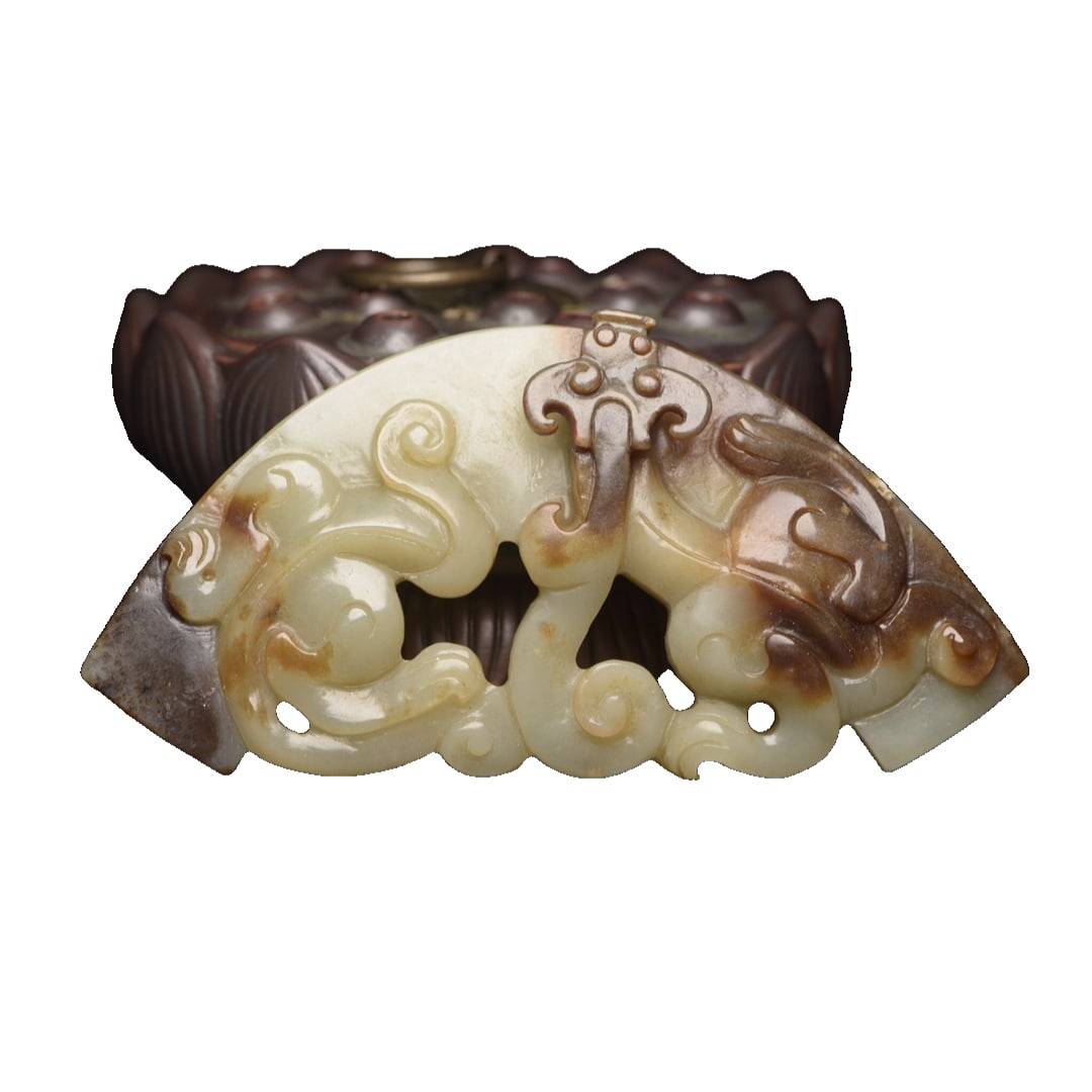 Hetian Jade Dragon Bi: Hetian Jade Dragon DiscSpecifications: 9.7×4.8×1.2 cm, weight 48 grams.Jade texture is fine and moist, shape is exquisite and elegant, carving is exquisite, patina is ancient and natural, with