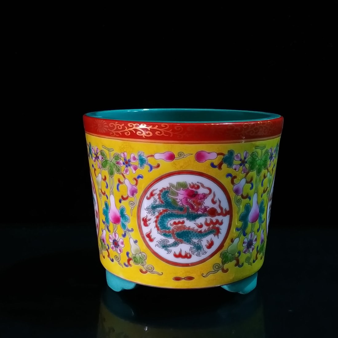 Qing Dynasty Qianlong Style Enamel Painted Dragon Pattern and Gold Outline Small Basin (1 of 7)