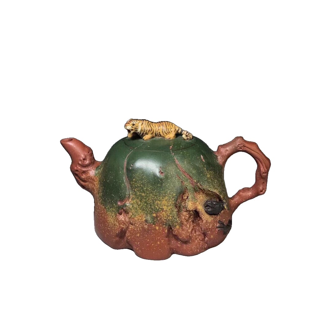 Jiang Rong: A Hidden Dragon and Crouching Tiger in the Zisha Teapot Collection (1 of 10)