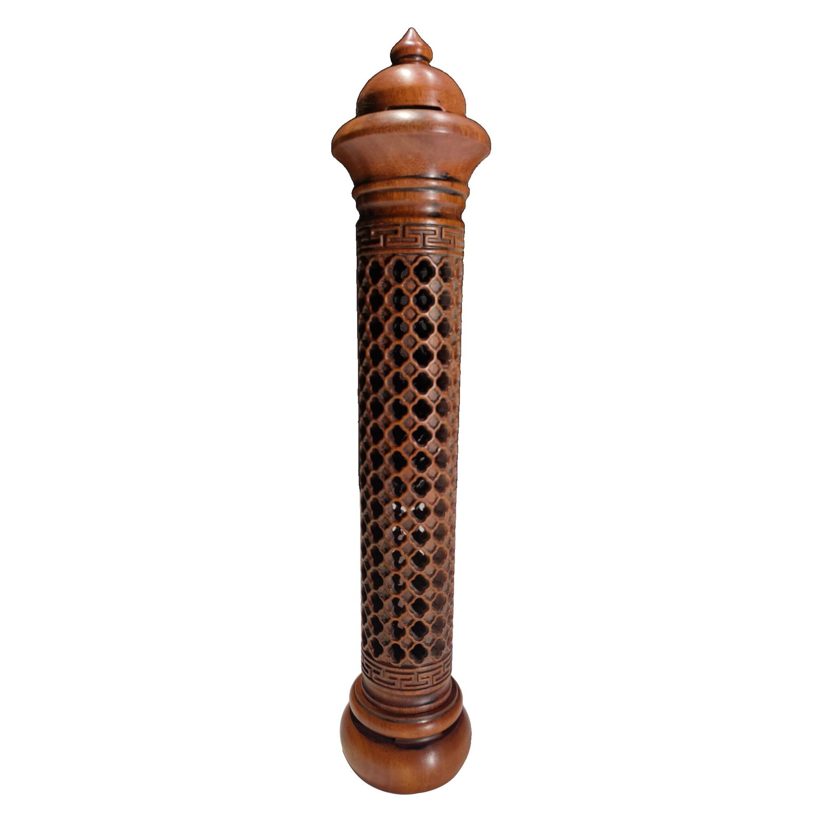 During the Republic of China period, sandalwood incense burner: During the Republic of China period, the sandalwood incense burner was 30 cm tall with a width of 6 cm diameter. It featured carved openwork, exquisite and elegant, with delicate craftsmanship.