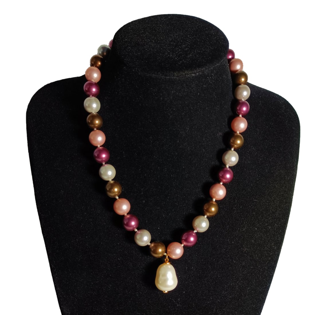 Pearl Necklace: Ancient collection of colored pearl necklace, perfectly preserved, extremely beautiful, with a pearl diameter of 1.2 centimeters and a weight of 93 grams. Freight: 1.International Shipping: Foreign
