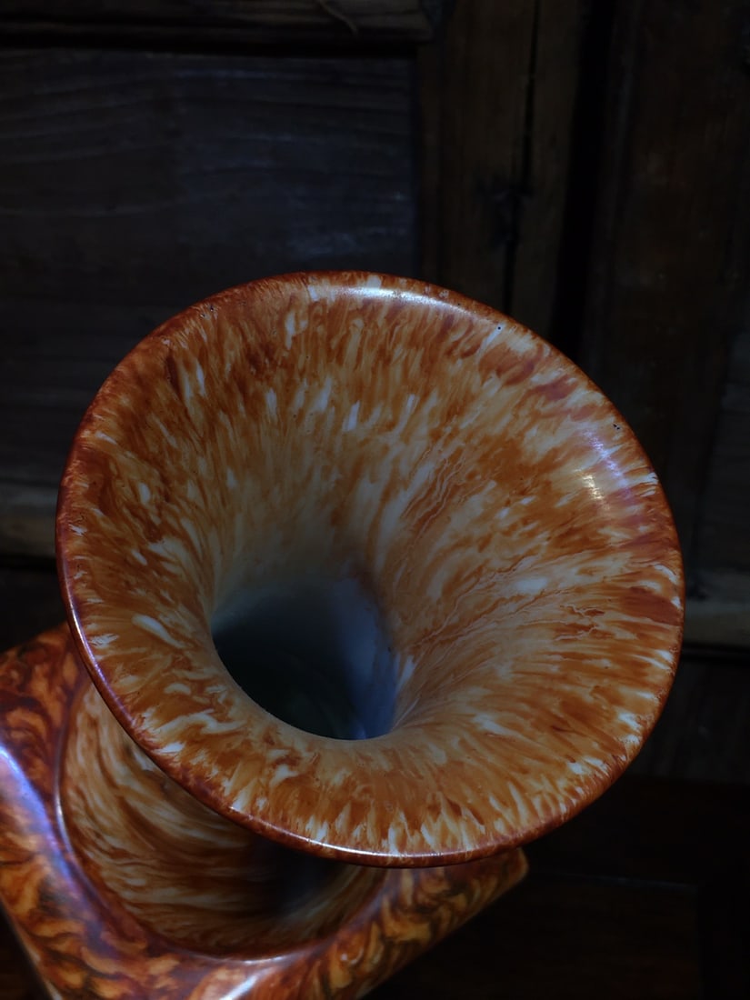 Enamel-painted porcelain wood grain glaze square vase with openwork floral design - 7