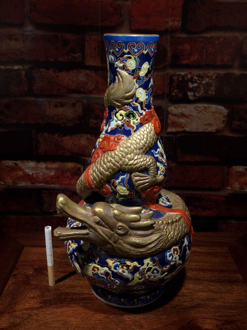Enamelled Celadon Glaze Gourd-shaped Vase with Gold Inlaid Dragon Design - 10