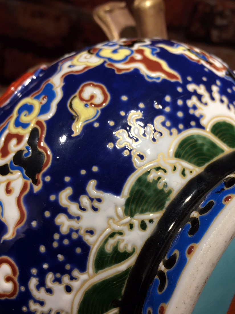 Enamelled Celadon Glaze Gourd-shaped Vase with Gold Inlaid Dragon Design - 7