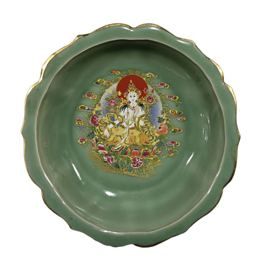 Song Dynasty style Longquan polychrome overglaze Qianlong imperial inscription gilt thangka eight: A Song Dynasty Longquan celadon plate with an imperial inscription by Emperor Qianlong and gilt decoration depicting the Eight Treasures, measuring 5 x 18.5 cm in height. Freight: 1.International