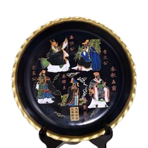 Song Dynasty Ru ware black-glazed enamel-painted gold-decorated Spring and Autumn Period Five: This Song Dynasty Ru ware black-glazed enamel-painted gold-painted plate depicting the Five Hegemons of the Spring and Autumn Period is 9 cm high and 41 cm long. The plate has a black glaze base and