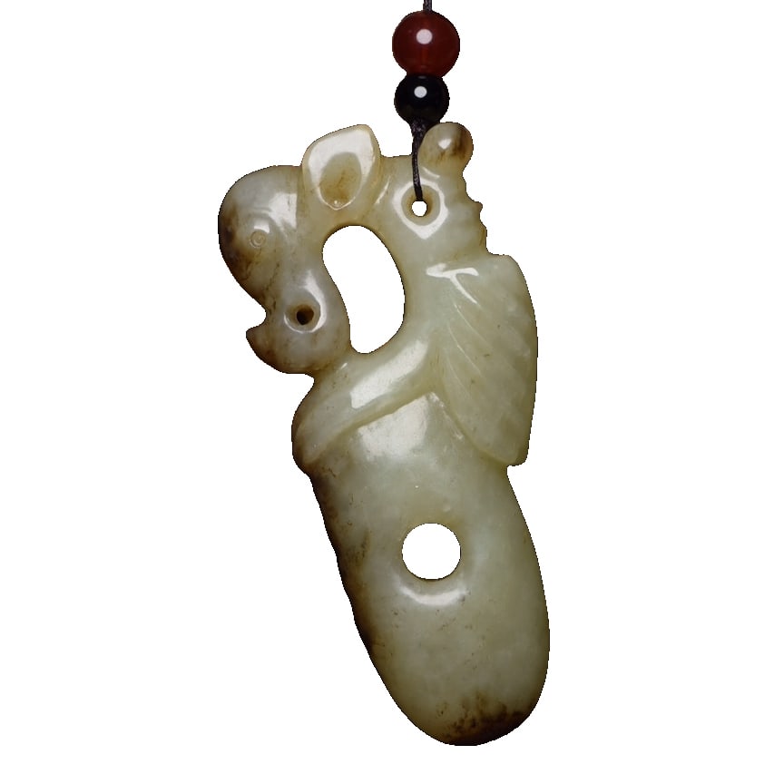 Hetian Jade Pig Dragon: Hetian Jade Pig DragonSpecifications: 8.8×4.0×1.4 cm, weight 80 grams.Jade texture is warm and smooth, natural coloration, masterful carving, first-class patina, lively sculpture, smooth lines,