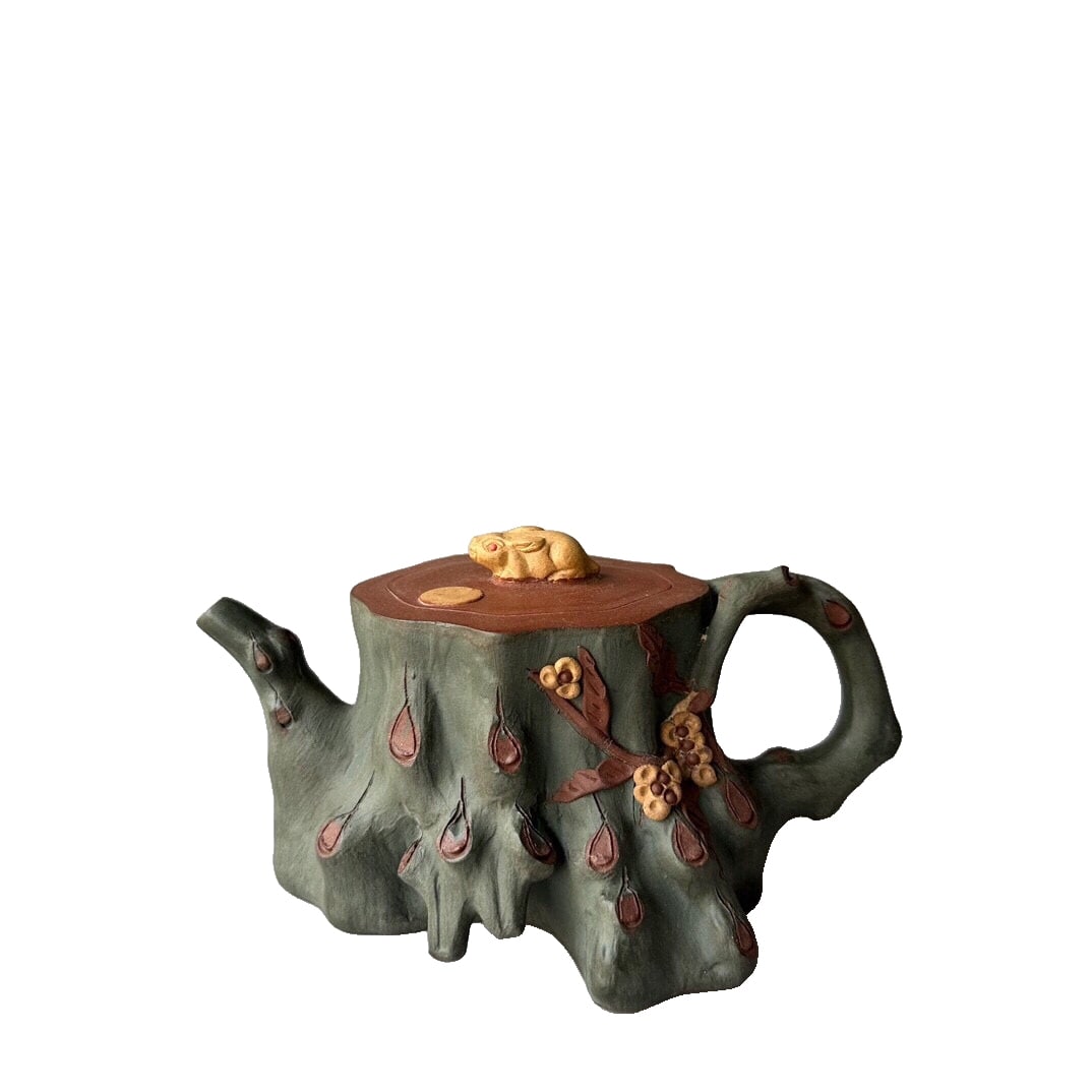 Yan Ting, beautiful flowers and full moon Zisha teapot: Tea Tasting: Blossoming Flowers and Full MoonBottom Inscription: YantingMaterial: Zisha (Purple Clay)Capacity: 420ccSpout Holes: MeshDimensions: 18x10cmIntroduction to the Bottom Inscription: Jiang