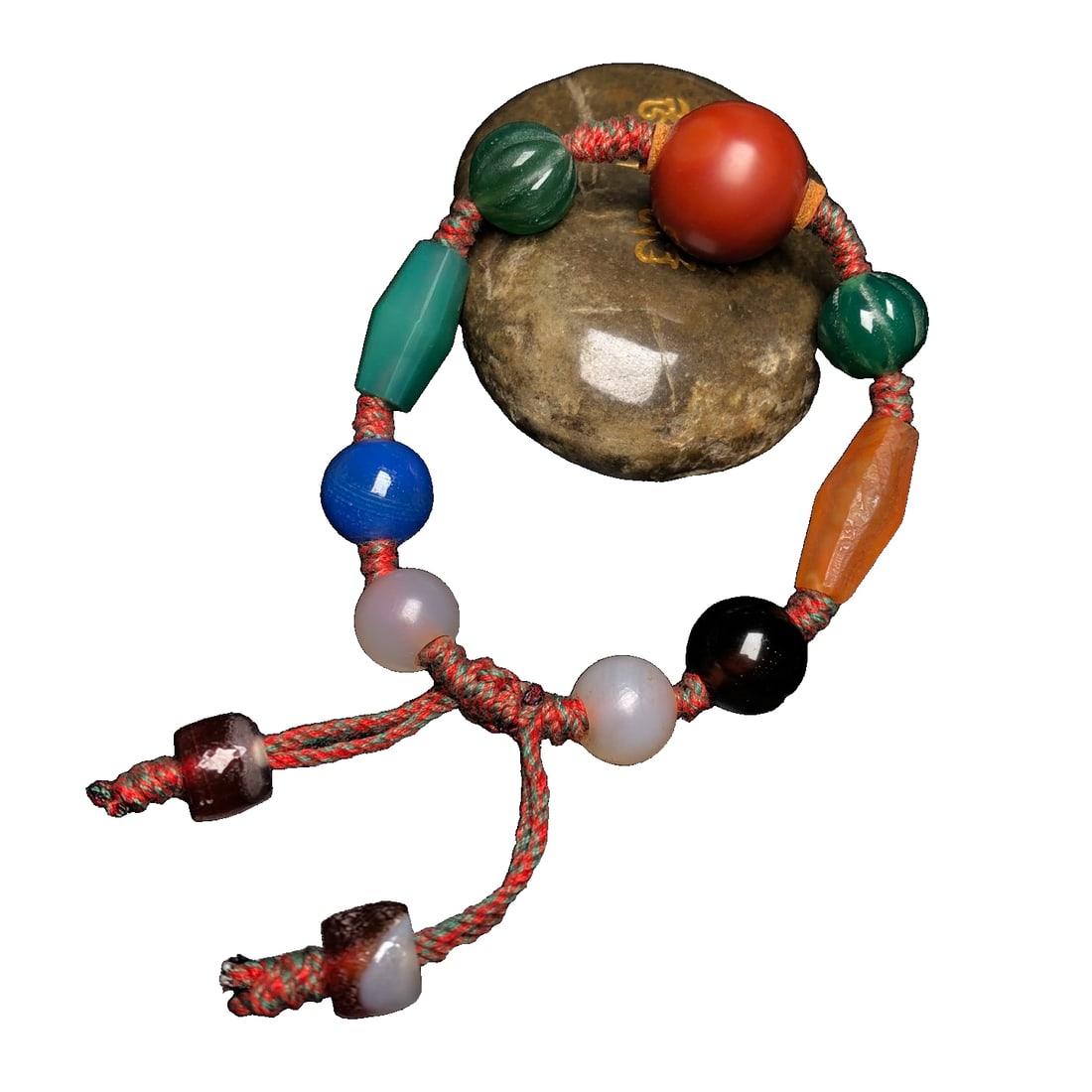 Old Agate Beaded Bracelet: Old Agate Beaded BraceletSize: Approximately 10mm (min) to 20mm (max) Freight: 1.International Shipping: Foreign shipping costs are determined by the destination. 2.Photos, descriptions and valuations