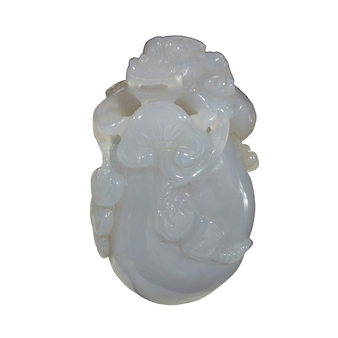 Agate carving handle piece Qilin holding lingzhi: Agate carved handle pieceA Pi Yao holding a Ganoderma, exquisite craftsmanship, crystal clear, brings wealth and treasure, Auspicious and desirable.Size: Height 69mm, Width 42mmWeight: 103.7 grams Fre