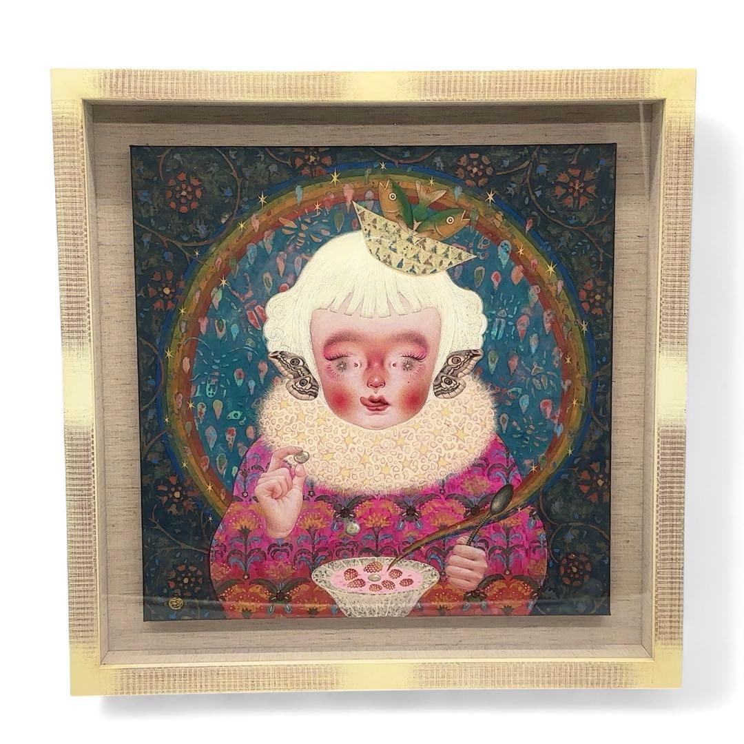 Rainbowflake, the strawberry blend is an original artwork by Popotopia: Rainbowflake, strawberry mix is the original artwork by Popotopia. The frame measures 43 centimeters in length, 43 centimeters in width, and 4.5 centimeters in depth. Freight: 1.International Shipping