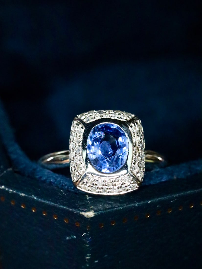 18K Blue Sapphire Ring (1 of 6)
