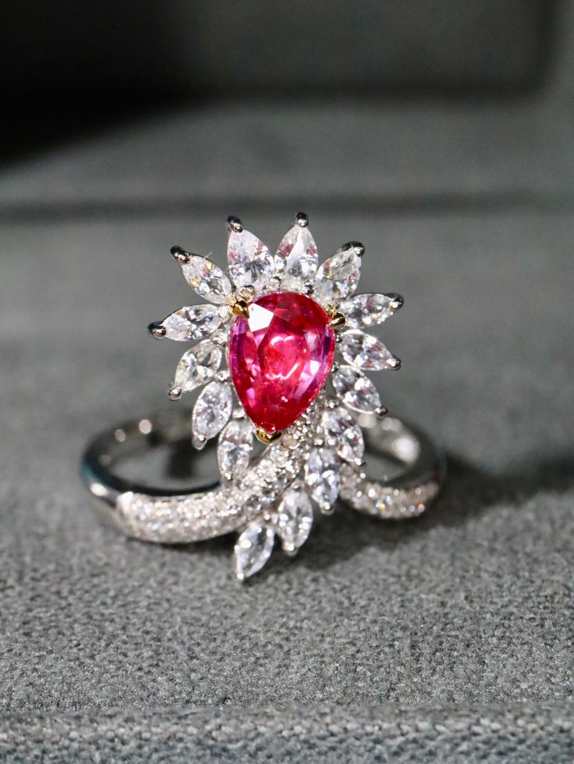 18K Unheated Padparadscha Ring: 18K Unheated Padparadscha RingGold weight 3.71g, Main stone 0.94ct, Diamond 0.15ct