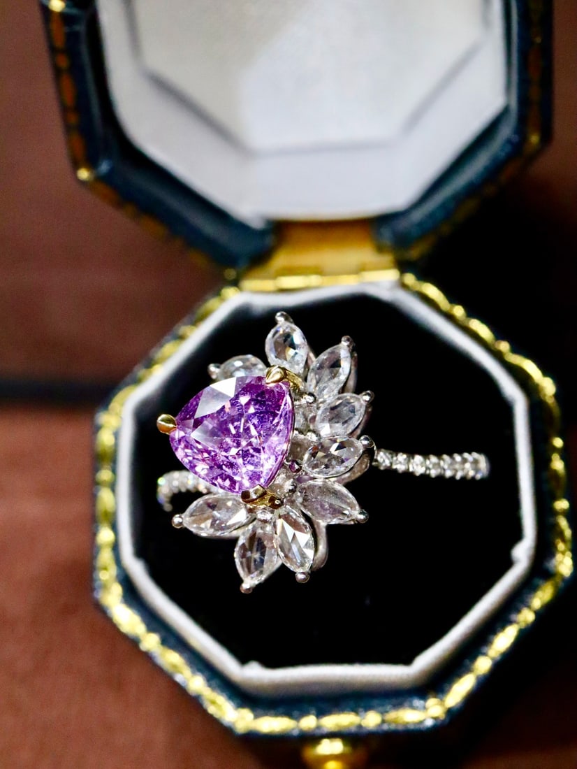 18K Sapphire Ring (1 of 6)