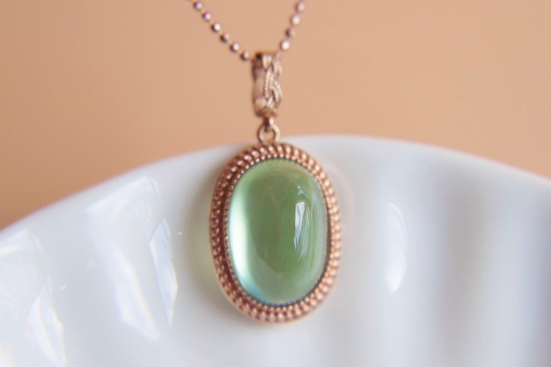 18K Gold Grape Stone Pendant: 18K Gold Grapestone Pendant Main Stone 8.55ctGood crystal quality, beautiful color