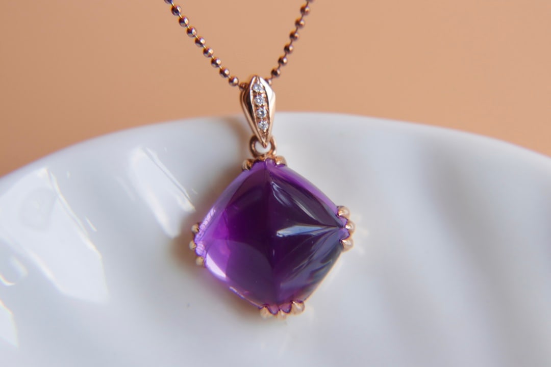 18K Gold Plated Amethyst and Diamond Pendant: 18K Gold Plated Amethyst and Diamond PendantMain Stone 10.2ct - Beautiful Color, Good Crystal Quality