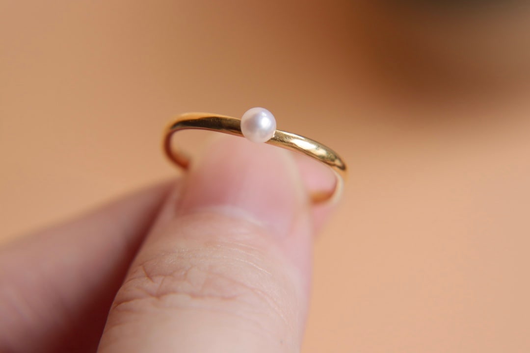 Aurora 18k Gold Akoya Sea Pearl Ring (1 of 7)
