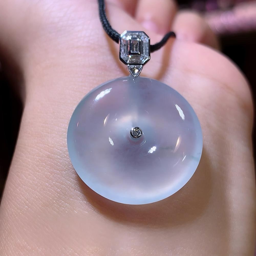 Jade High Ice Floating Flower Peace Pendant: Jadeite high ice floating flower peace pendant, full and icy, perfect texture and water, elegant wearing temperament, overall 33.2x24.7x5.6mm